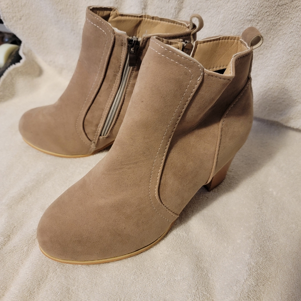 Tan Zipper-up Brown Tartan Lined Ankle Boots‎